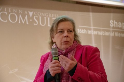 Barbara Sauer